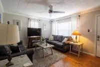 Brilliance of Bradshaw! 10 min from Downtown Knoxville! - Bungalows