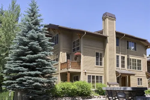 Luxury Townhouse 3Bd• Near Baldy Base & Bike Path. Summer Dates • Bikes