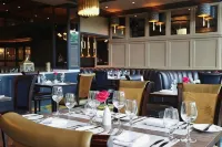 Ashdown Park Hotel - พร้อมอาหารเช้า