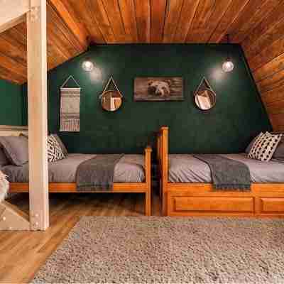 Updated Treetop Retreat Near Eagle & the Village with View,  End Unit and Garage Rooms