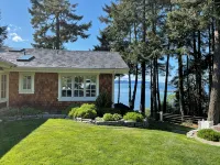 Magnificent up-close WATERFRONT "SunBright Le Reve"   Premier westside Orcas - Homestays