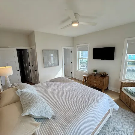 Best Views on the Island! Oceanfront, Sunsets, Boat Dock, Elevator, Pool, Fish!