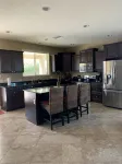 Great family friendly home very private back yard, heated pool & covered patio. - Homestays