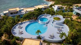 Ocean View, Spacious Condo next to Pool