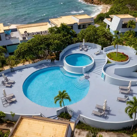 Ocean View, Spacious Condo next to Pool