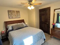 Peaceful 3-Bedroom 1 1/2 Bath Cabin on a Serene, Secluded Lake - Alppimaja