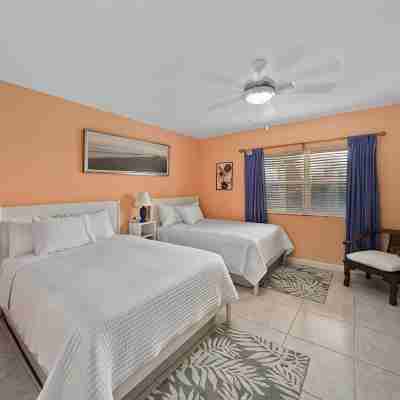 Dive, Relax & Explore  3Br Condo Near Cayman’s Best Dive Sites Rooms