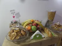 Pensión AliciaZzz Bed and Breakfast Bilbao - Bữa sáng