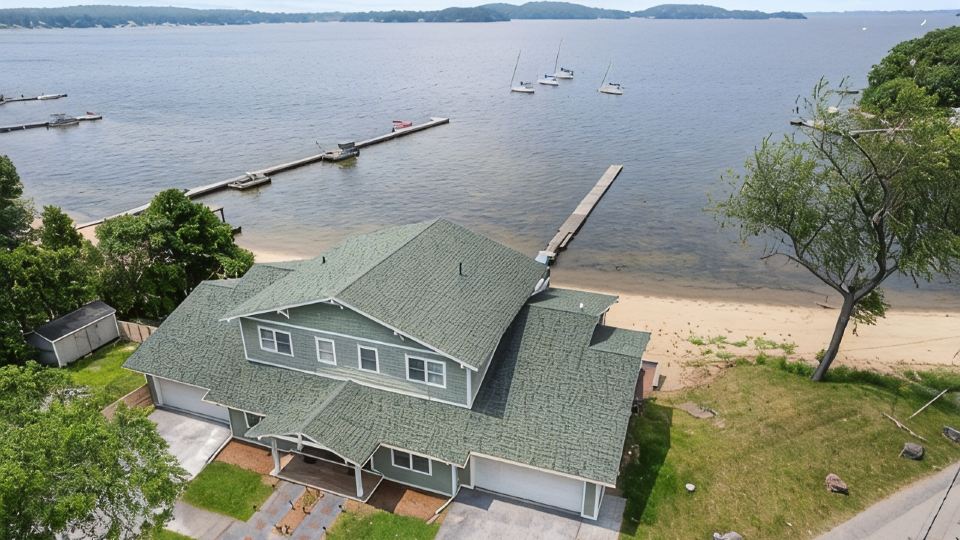 The Westside - Hot Tub, Private Beach & Dock. Pet-Friendly!