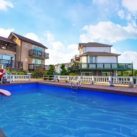 Taean Napoli Pension
