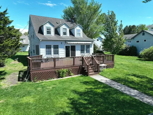 Gorgeous Waterfront Home in the Heart of North Kingstown - homestay