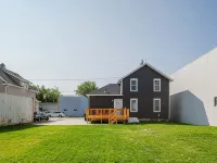 Modern Downtown Living-Appleton Hotels in Appleton