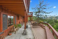 No Cleaning Fee ~ Awesome Views~8Beds~Near Restaurants & Sequoia Park