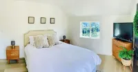 Remodeled barn with spectacular Views near redwoods and coast! - Apartments