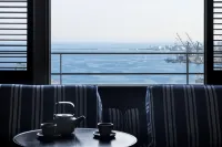THE ORIENT - Sea View