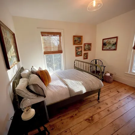The Canandaigua Farmhouse. Private, Spacious, with Lake Access Hotels in Gorham