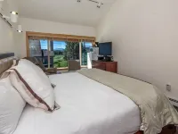 4 Bed + Loft, Gorgeous Kirkwood Condo