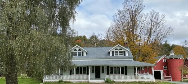 Spacious 5bd/3ba Catskills House w Pool, River/Lake Access, WiFi, A/C & Gameroom Hoteles en Condado de Greene