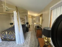 Spacious 4-bedroom 3-bathroom lake house on Shriner Lake in Columbia City. - Wifi