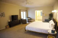 Lake estate on Old Hickory with pool and hot tub, convenient to Nashville - ブティック
