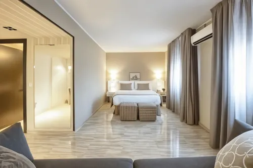New Hotel Colon - balcony