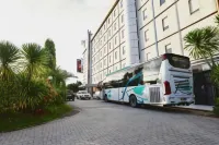 TreePark Hotel Jakarta Airport - ที่มีที่จอดรถ