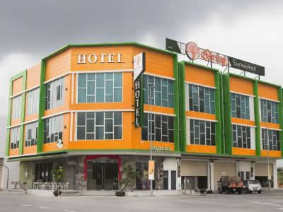 SPRING SEASON HOTEL