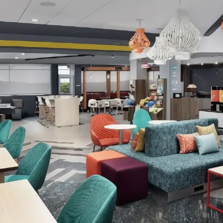 Tru by Hilton Louisville East