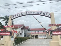 Ompu Herti Hotels in Balige