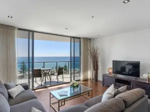 Ambience on Burleigh Beach