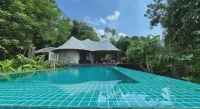 Sepilok Forest Edge Resort - bar