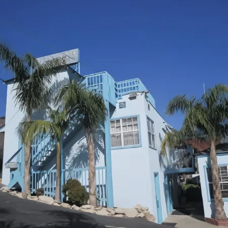 The Palomar Inn