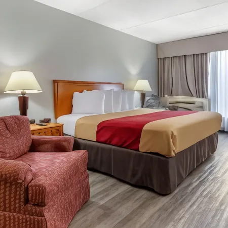 Econo Lodge & Suites Southern Pines
