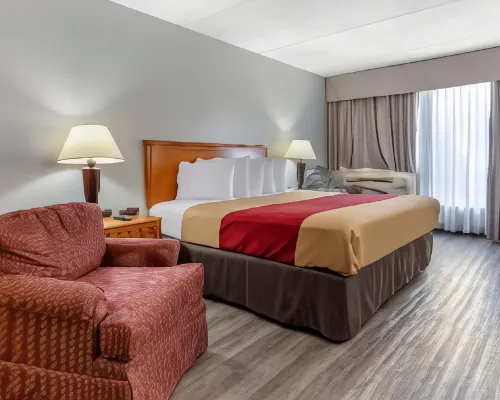 Econo Lodge & Suites Southern Pines Hotels in Moore County