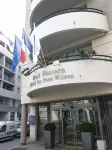 Best Western Hotel du Pont Wilson - 4 Yıldız