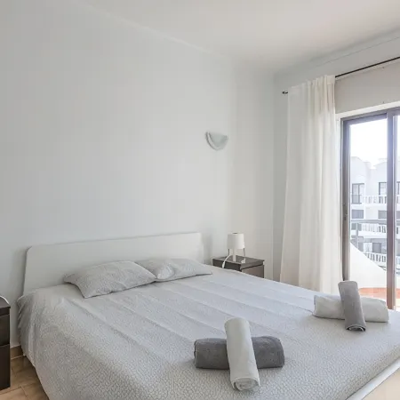 Espaçoso Apartamento Central 6 Minutos a pé da Praia