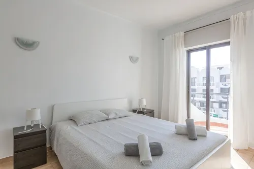 Espaçoso Apartamento Central 6 Minutos a pé da Praia - 2-Star
