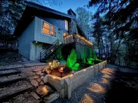 Storybook Chalet/Watch Movies under the Stars/Hot Tub/Hiking/Biking/Concerts ビーチ・マウンテンのホテル