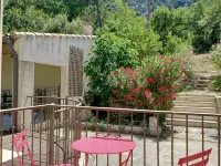 Charming house at the foot of the Luberon (rated 4 stars) Hotels in Robion