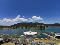 Peaceful 1-Bedroom Unit at Marina Island by JoMy Homestay - Ocean View