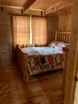 RIVERFRONT 2 STORY, 4 BR, 2 Bath, Washer/Dryer, HOT TUB, Pet Friendly - 3-Star