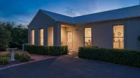 Mount Eliza Sunset Apartment - Kitchens