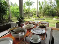 Leather Back Beach Villa - breakfast