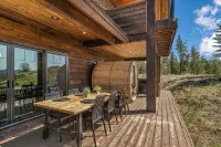 Mountain Top Retreat: Hot Tub, Sauna, Fire Pit, Seclusive 5 acres, Sunset Views