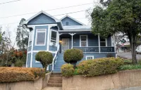 Historical Victorian with Modern Touch. Garage with EV Charger - Wifi