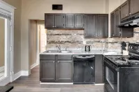 Cheerful 4-Bedroom home in Midtown Omaha - 방갈로