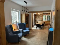 Modern vacation home / chalet with forest view in Dresden - บังกะโล
