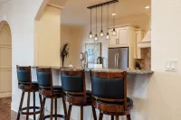 The Palms at Chesswood - Luxury, Pool, & Dock! - 5 estrellas