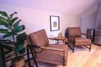 Loft on Main - DWTN, Beach, PVT Deck, Coffee Bar