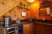 Forest Lane - Roomy Mt Snow 5 Bedroom Home with Hot Tub! - Wifi